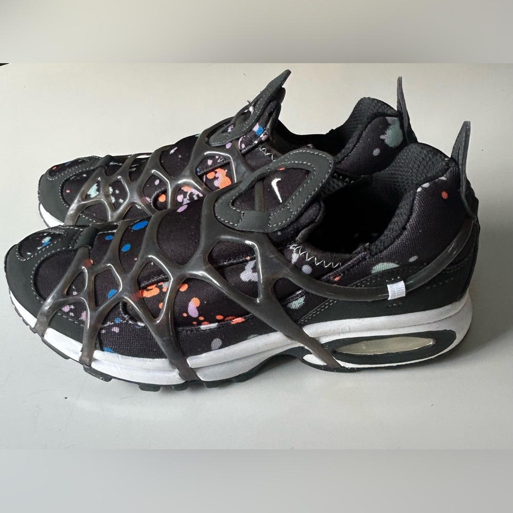 Nike Air Kukini SE Paint Splatter: Black, White, Multi-Color (7.5M / 9W)